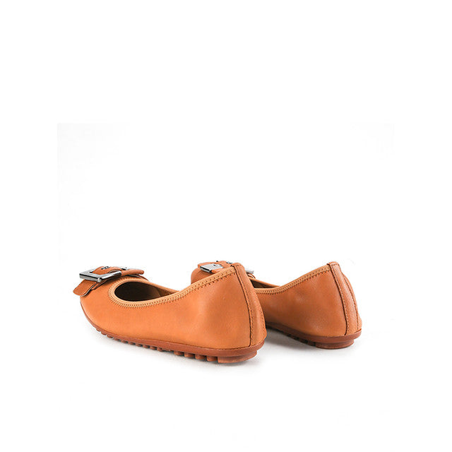 Geona Jeisy In Camel