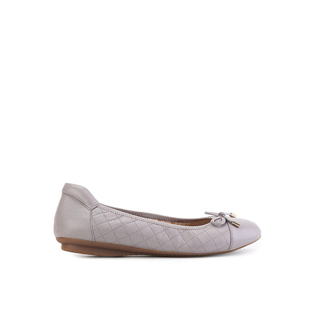 Janell Gabrina In Lilac