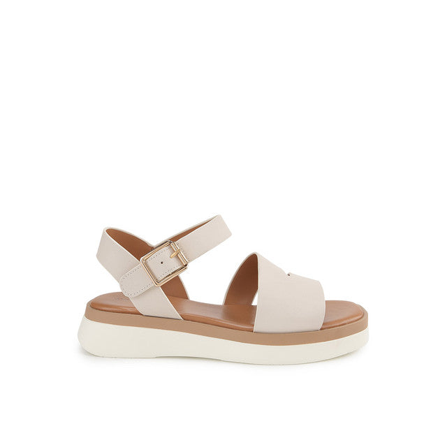 Marie Dovas In Beige