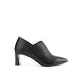 Blenda Ginna In Black