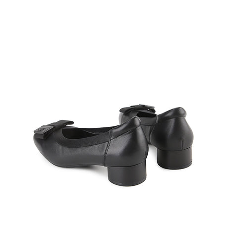 Della Joline In Black