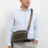 Darian Clutch In Olive