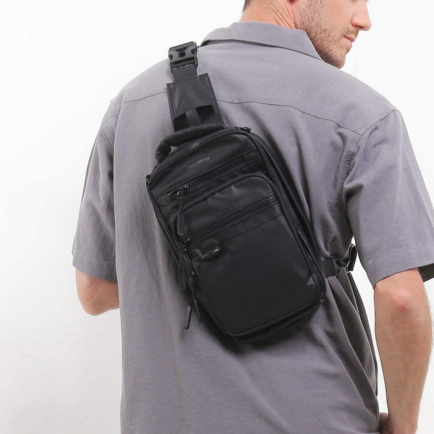 Tyce 2 Chest Bag In Black