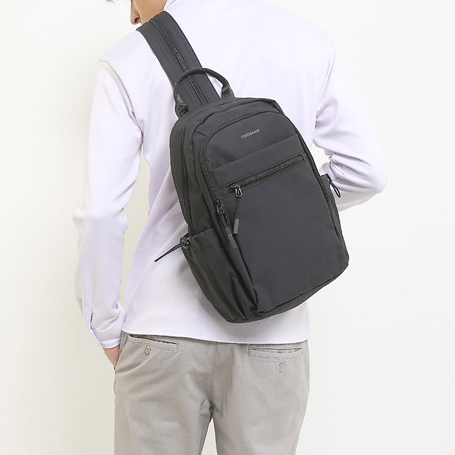 Kayden 1 Chest Bag In Black