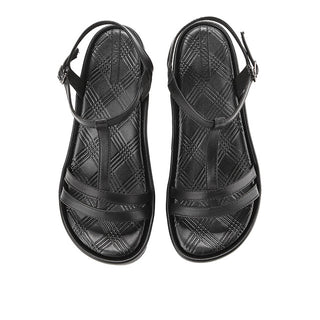 Maylin Floda In Black