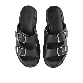 Maris Ally In Black