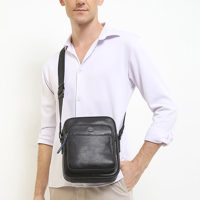 Dennis Sling Bag-L In Black