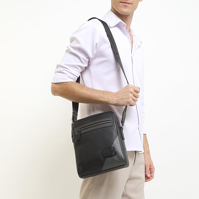 Fortune Sling Bag-L In Black